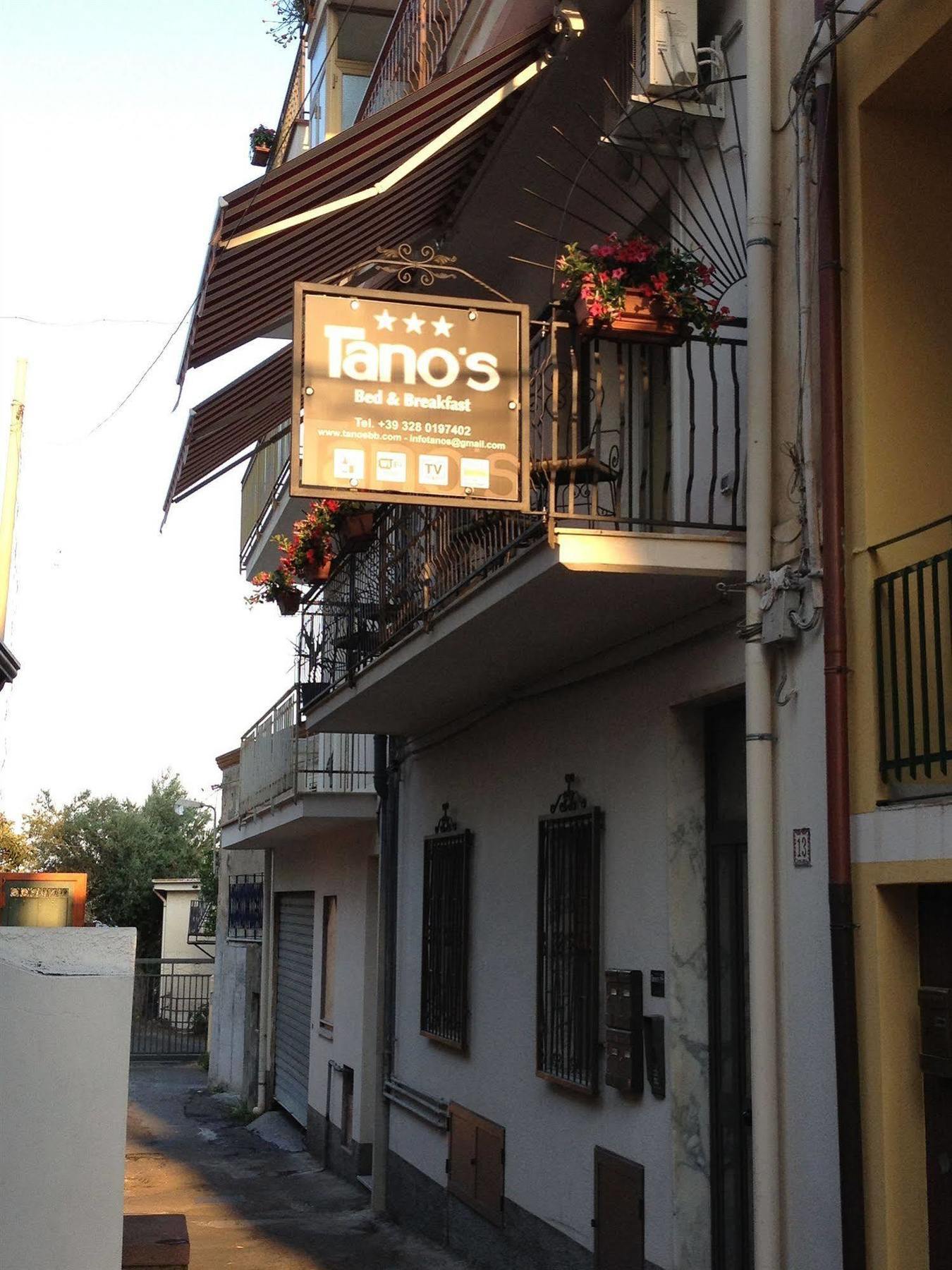 Tano'S Giardini Naxos Exterior foto